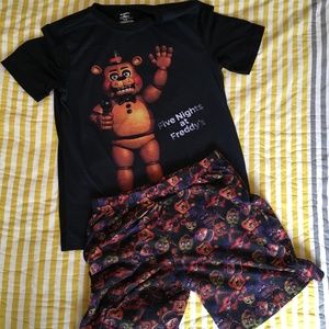 FNAF Short Sleeve & Shorts Pajama Set youth 14-16 (Five Nights at Freddy's)